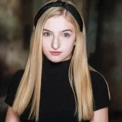 Nghệ sĩ Lilly Bartlam