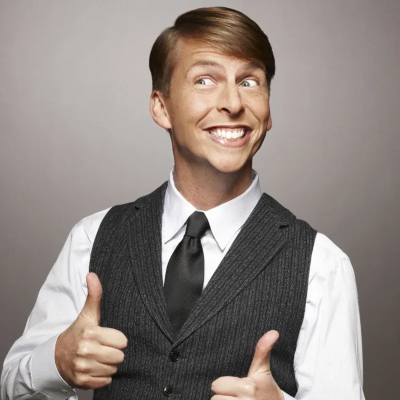 Nghệ sĩ Jack McBrayer