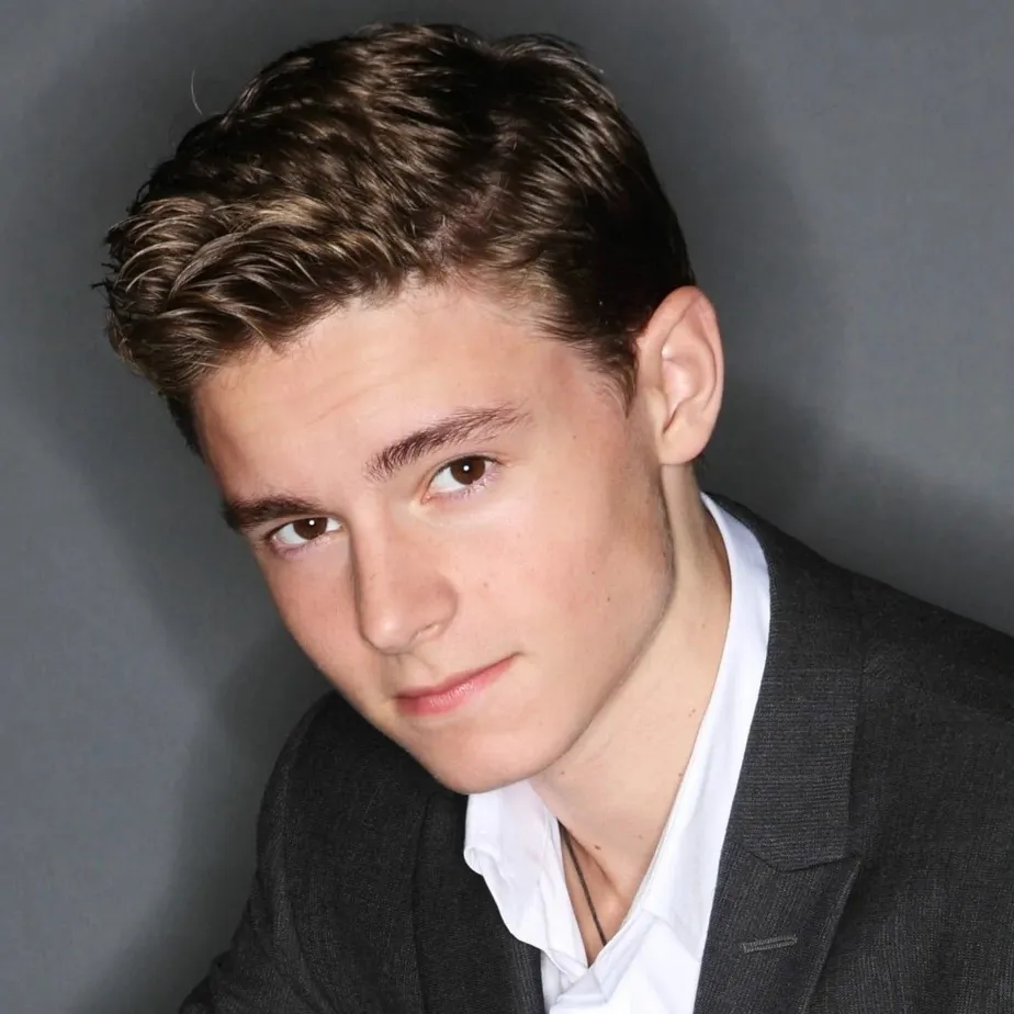 Nghệ sĩ Callan McAuliffe
