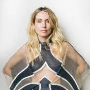 Nghệ sĩ Sarah Carter