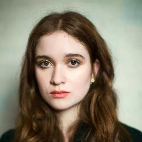 Nghệ sĩ Alice Englert