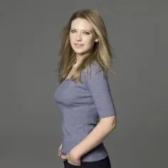 Nghệ sĩ Anna Torv