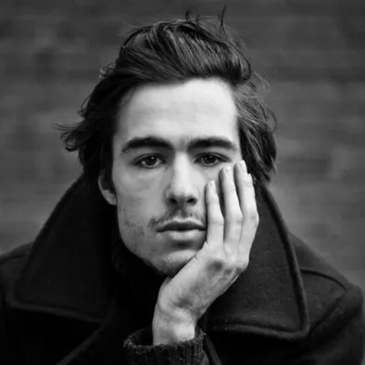 Nghệ sĩ Ben Schnetzer
