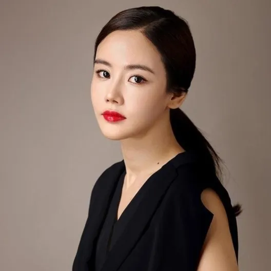 Nghệ sĩ Hwang Woo Seul Hye