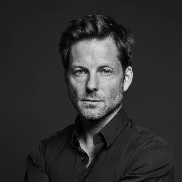 Nghệ sĩ Jamie Bamber