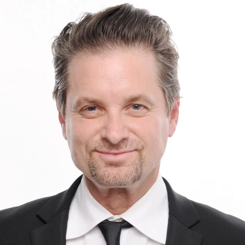 Nghệ sĩ Shea Whigham