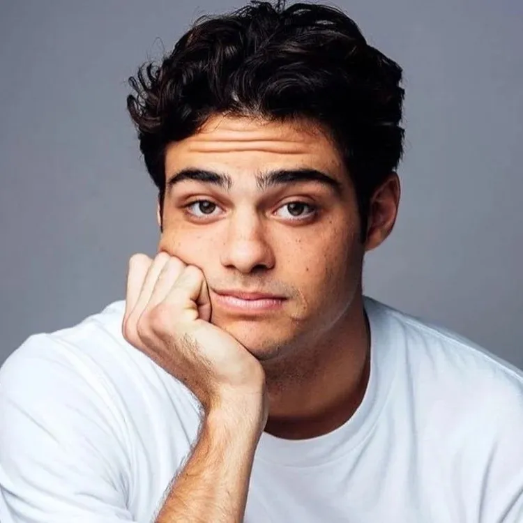 Nghệ sĩ Noah Centineo