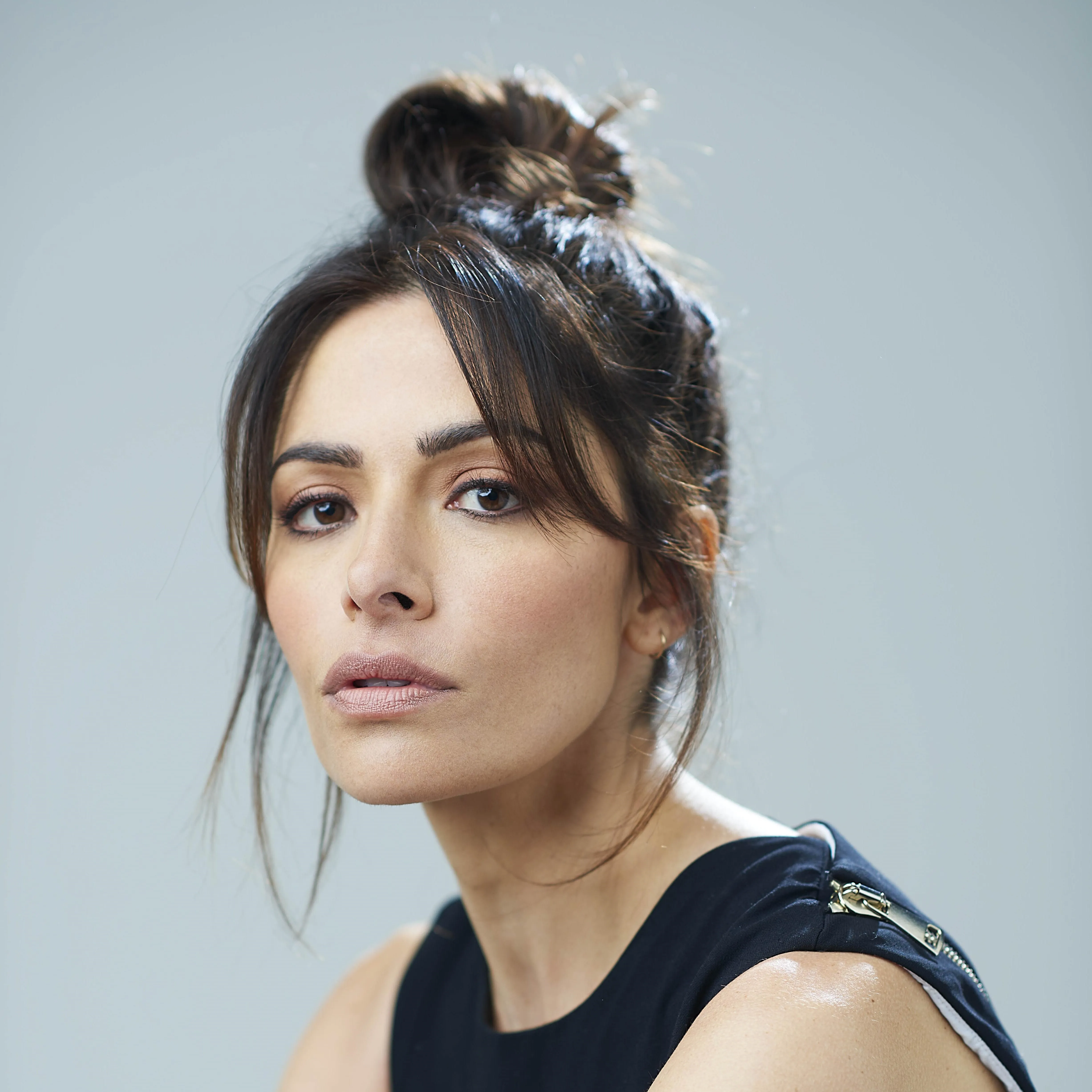 Nghệ sĩ Sarah Shahi