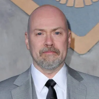 Nghệ sĩ Steven S. DeKnight