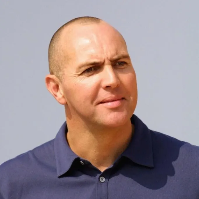 Nghệ sĩ Arnold Vosloo