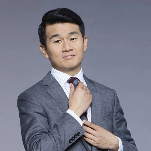 Nghệ sĩ Ronny Chieng