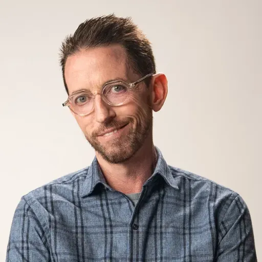 Nghệ sĩ Neal Brennan