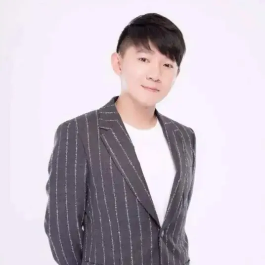 Nghệ sĩ Lư Hâm