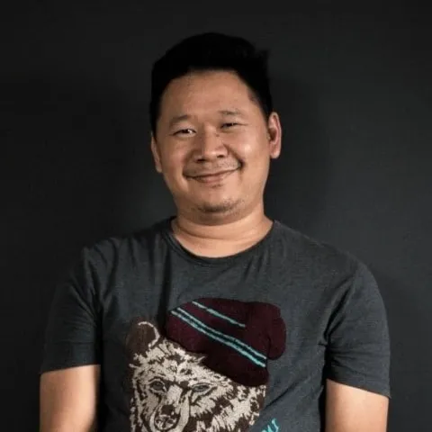 Nghệ sĩ Ma-Deaw Chookiat Sakveerakul