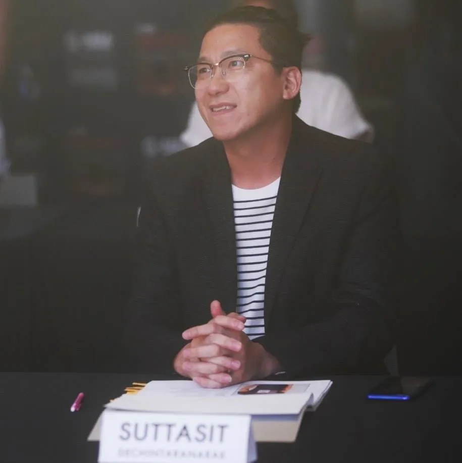 Nghệ sĩ Nui Suttasit