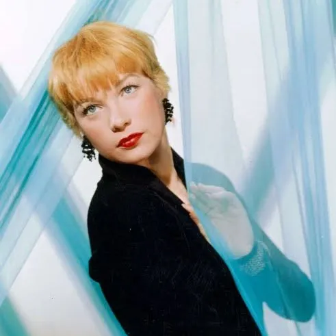 Nghệ sĩ Shirley MacLaine