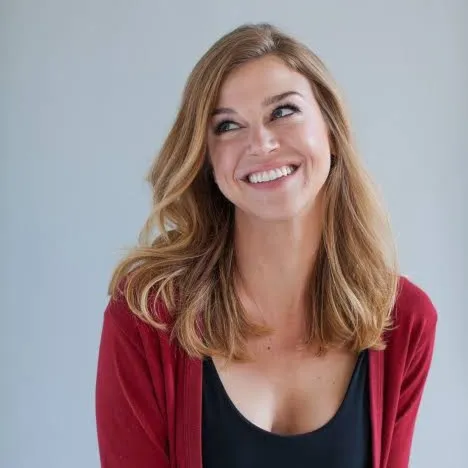 Nghệ sĩ Adrianne Palicki