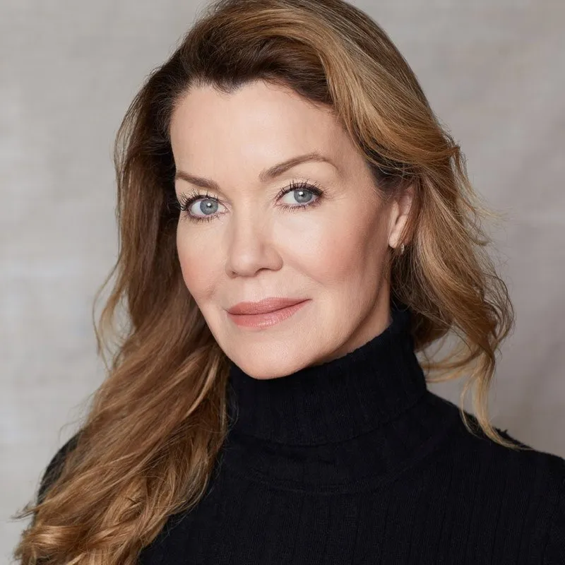 Nghệ sĩ Claudia Christian