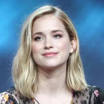 Nghệ sĩ Elizabeth Lail