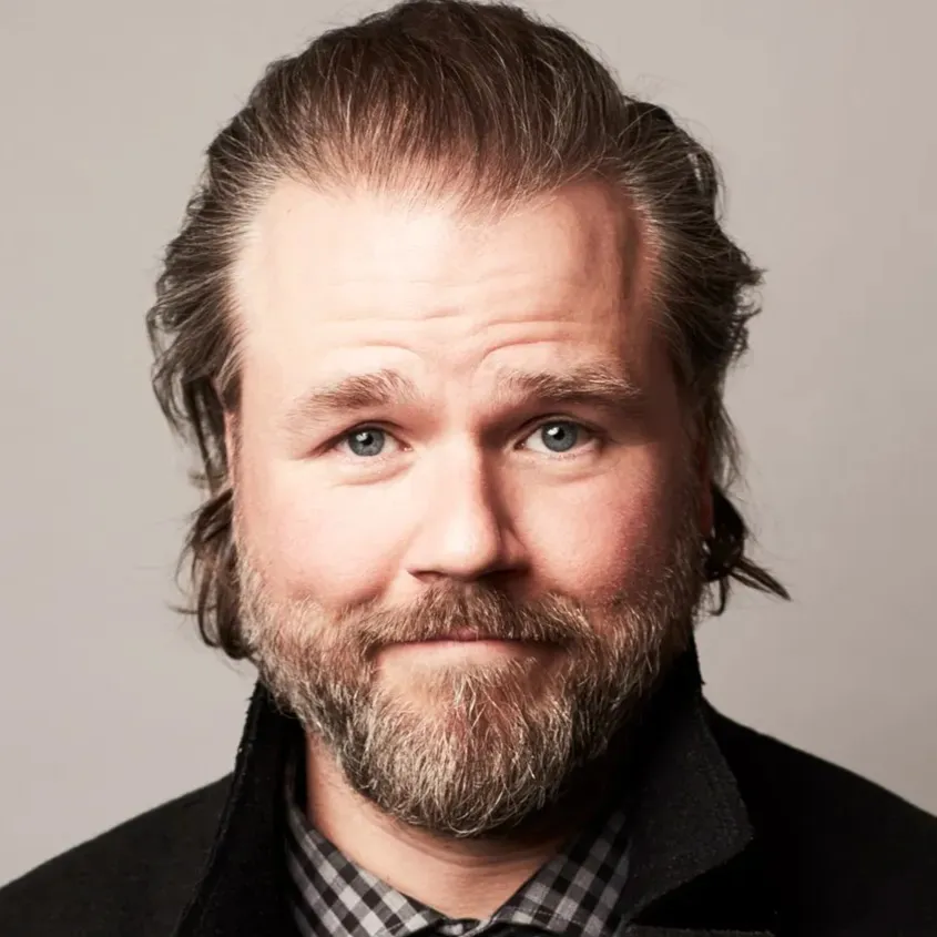 Nghệ sĩ Tyler Labine