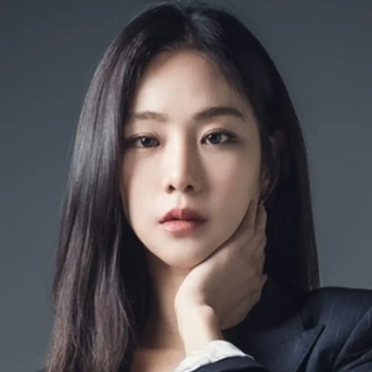 Nghệ sĩ Han Ji Eun