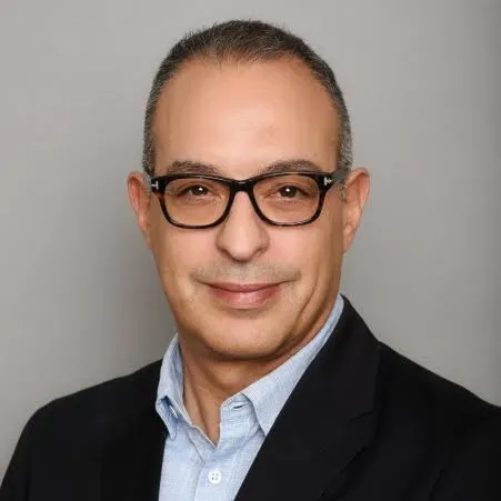 Nghệ sĩ Michael Tolajian