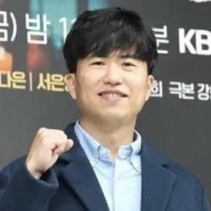 Nghệ sĩ Lee Woong Hee