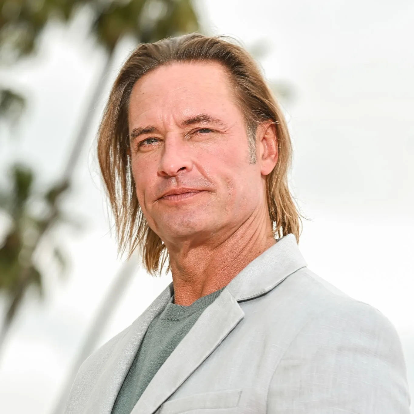 Nghệ sĩ Josh Holloway