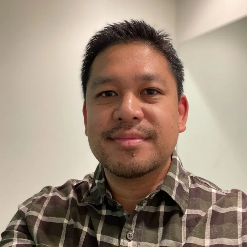 Nghệ sĩ Fill Marc Sagadraca