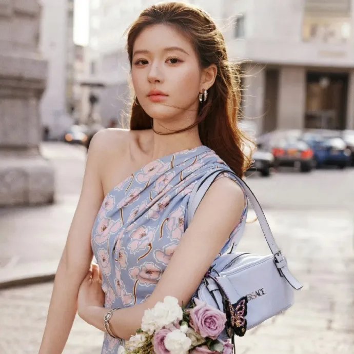 Nghệ sĩ Triệu Lộ Tư