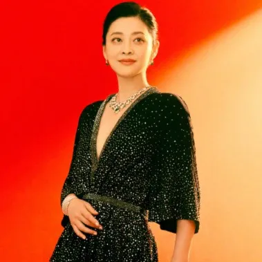 Nghệ sĩ Mai Đình
