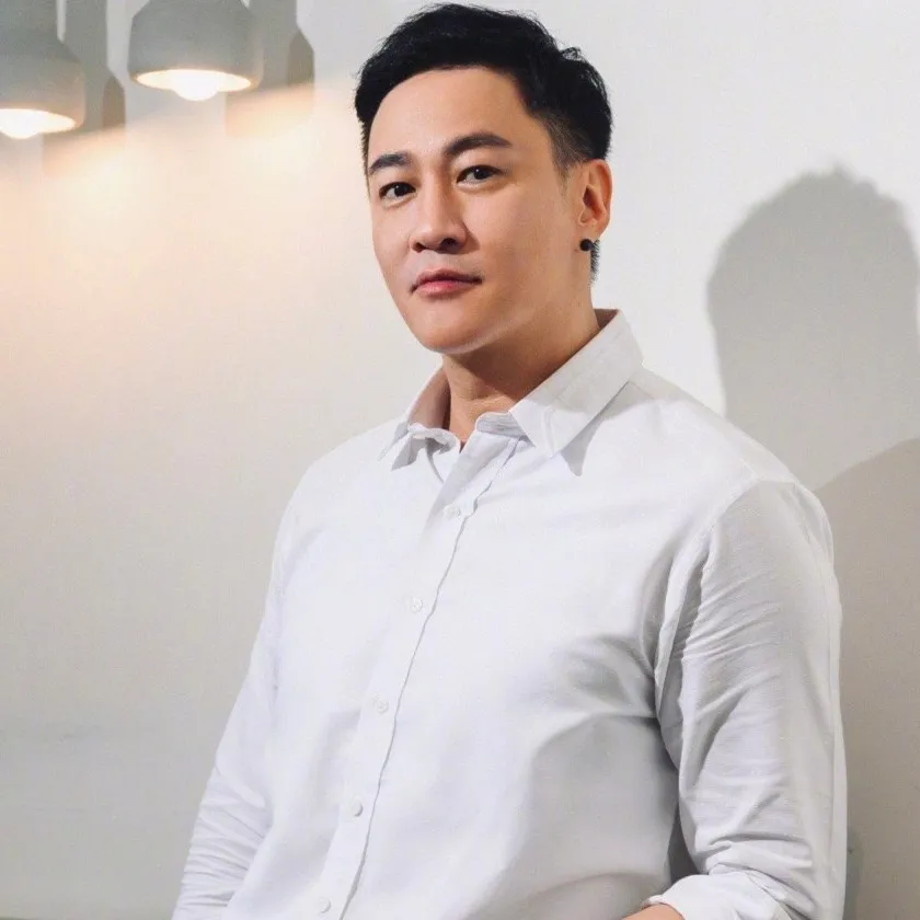 Nghệ sĩ Hà Nhuận Đông