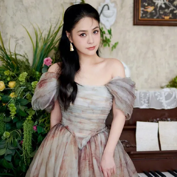 Nghệ sĩ Chung Hân Đồng