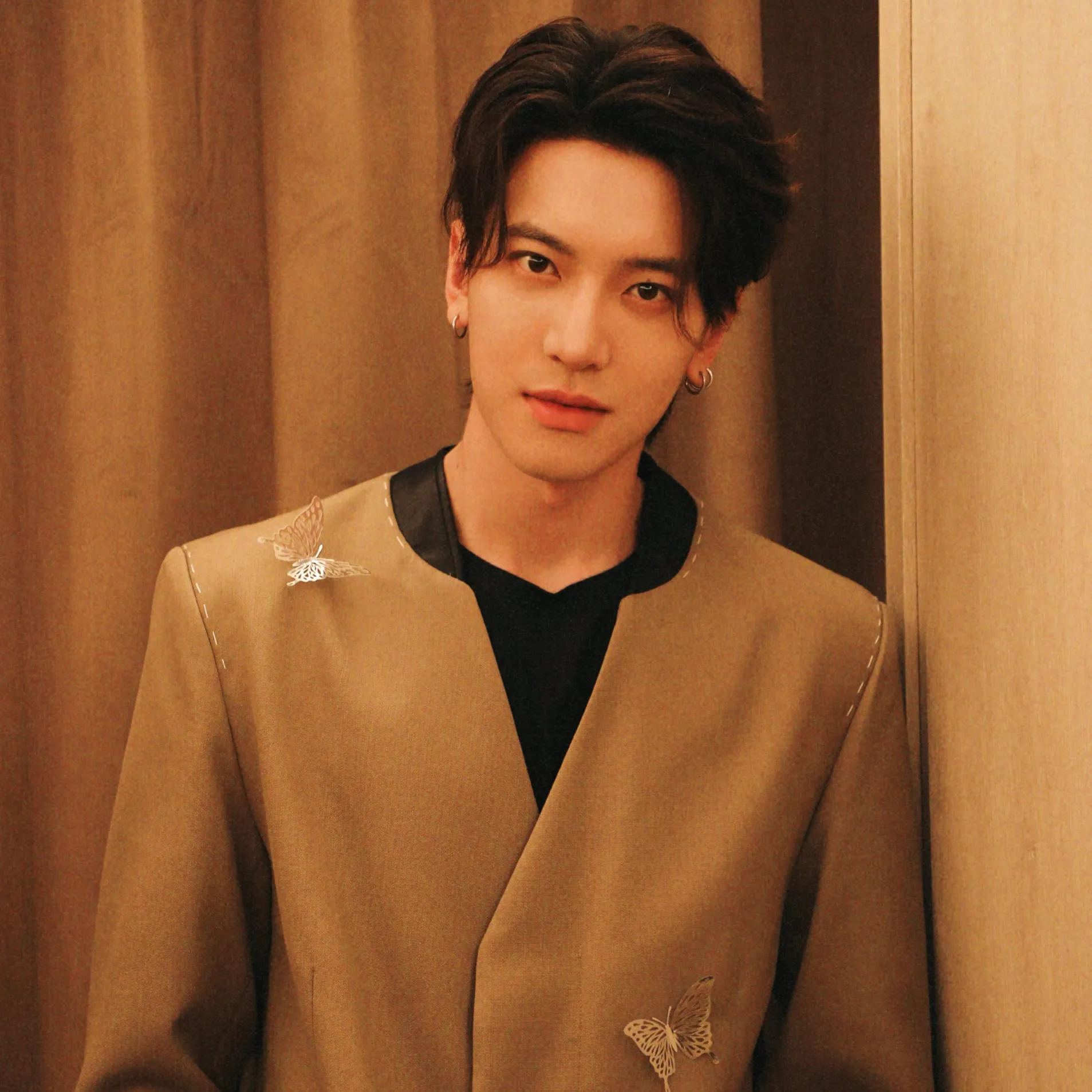 Nghệ sĩ Hoàn Nhan Lạc Nhung