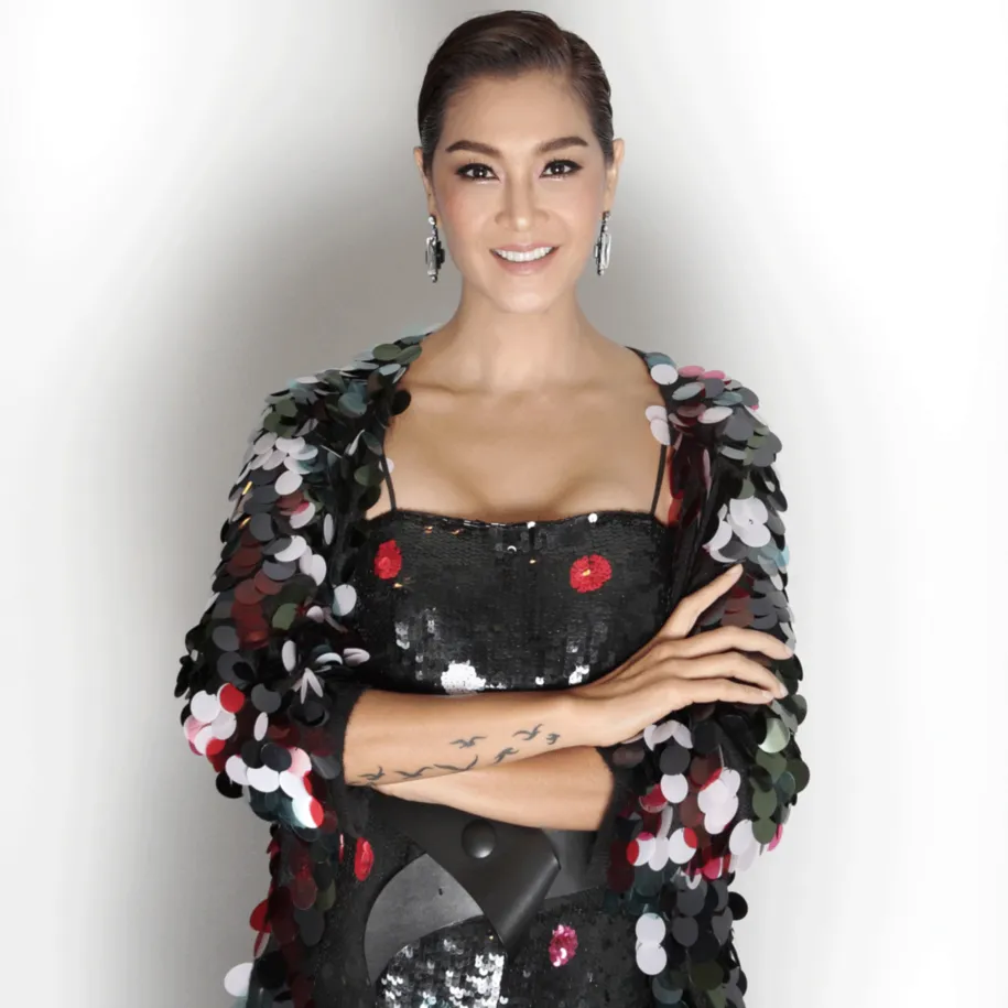 Nghệ sĩ Lukkade Metinee Kingpayome