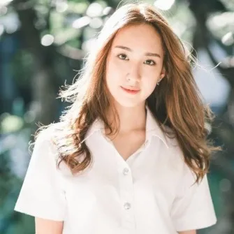 Nghệ sĩ Aye Sarunchana Apisamaimongkol