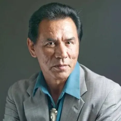 Nghệ sĩ Wes Studi