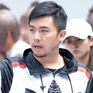 Nghệ sĩ Hoàng Bân