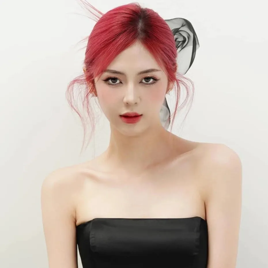 Nghệ sĩ Liz Kim Cương
