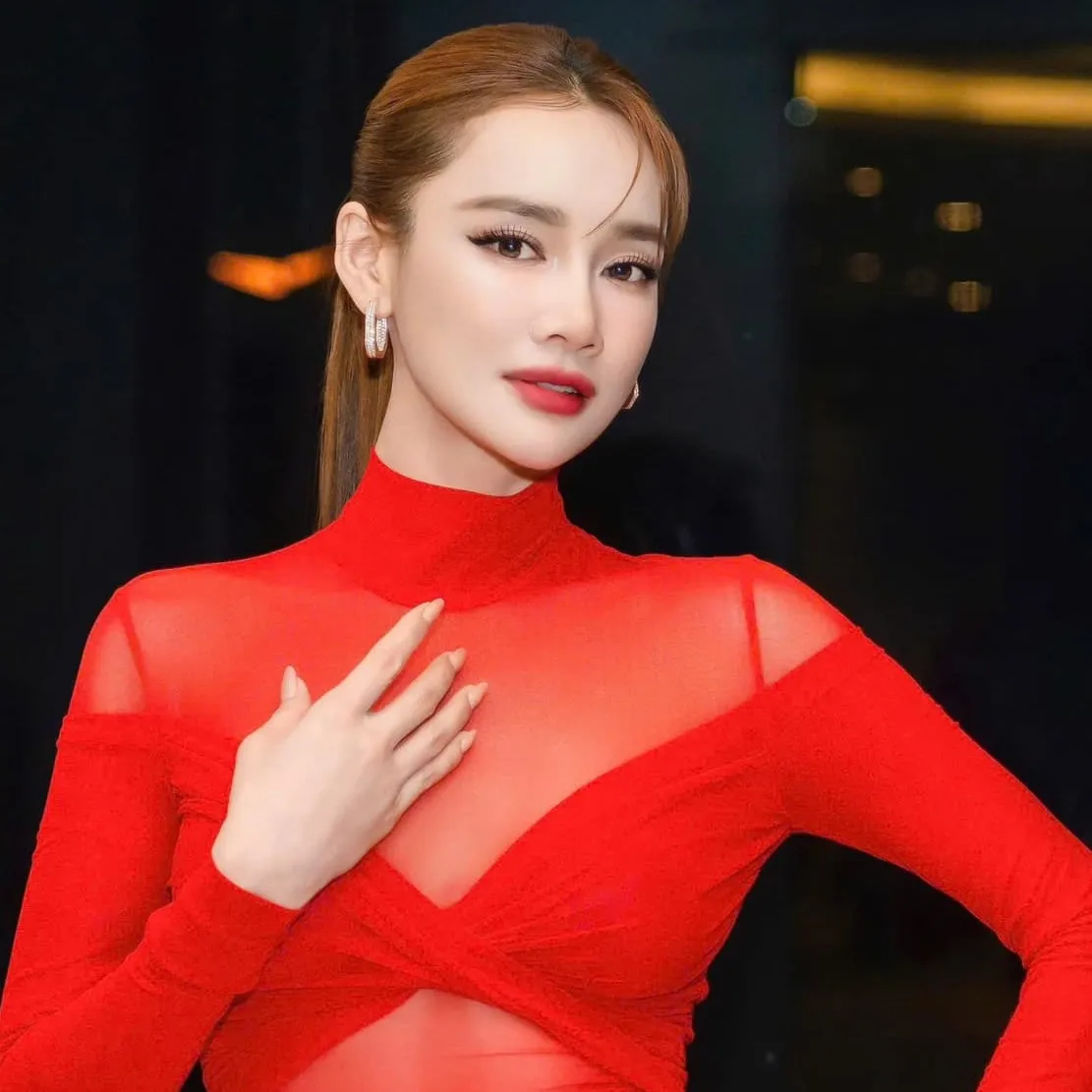 Nghệ sĩ Nhã Phương