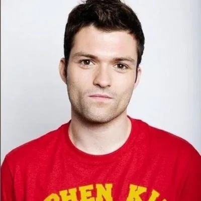 Nghệ sĩ Josh Ruben
