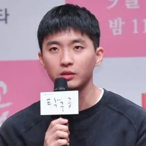 Nghệ sĩ Kim Sang-Ho