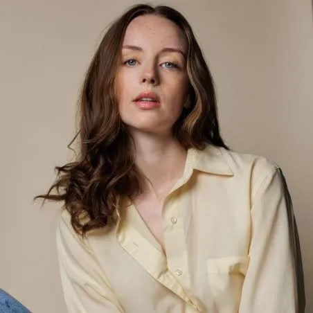 Nghệ sĩ Kacey Rohl