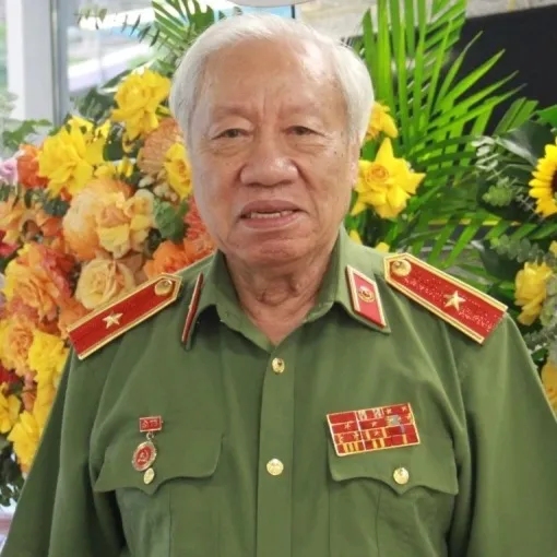 Nghệ sĩ Thiếu tướng Phan Văn Lai