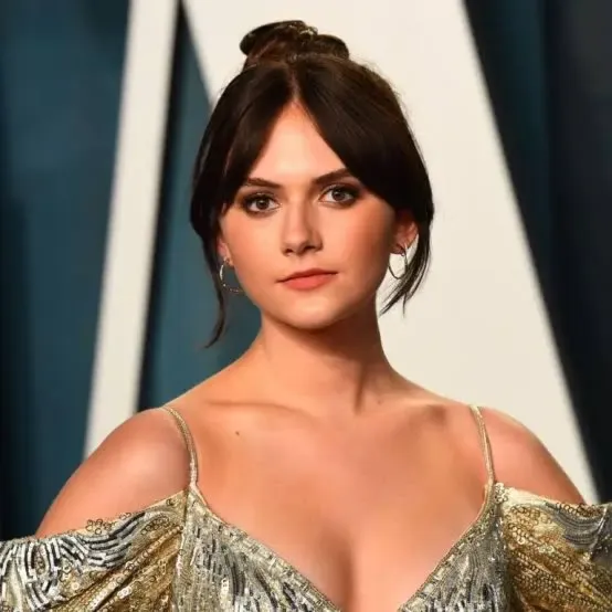 Nghệ sĩ Emilia Jones