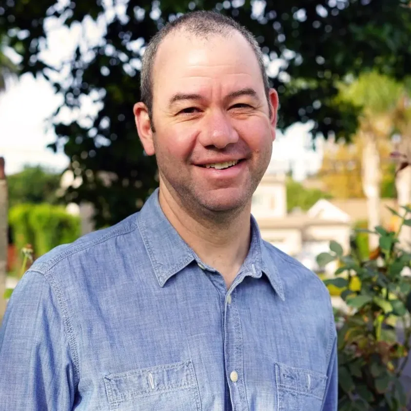 Nghệ sĩ Gregory Plotkin