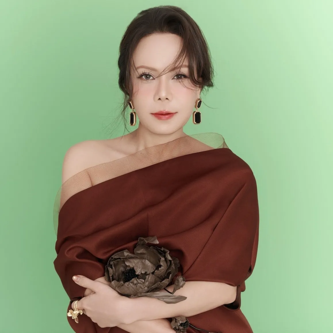 Nghệ sĩ Việt Hương