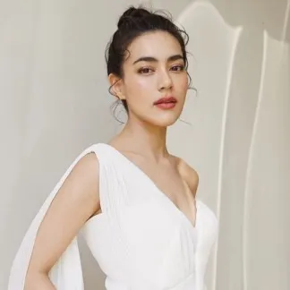 Nghệ sĩ Kimberley Anne Woltemas