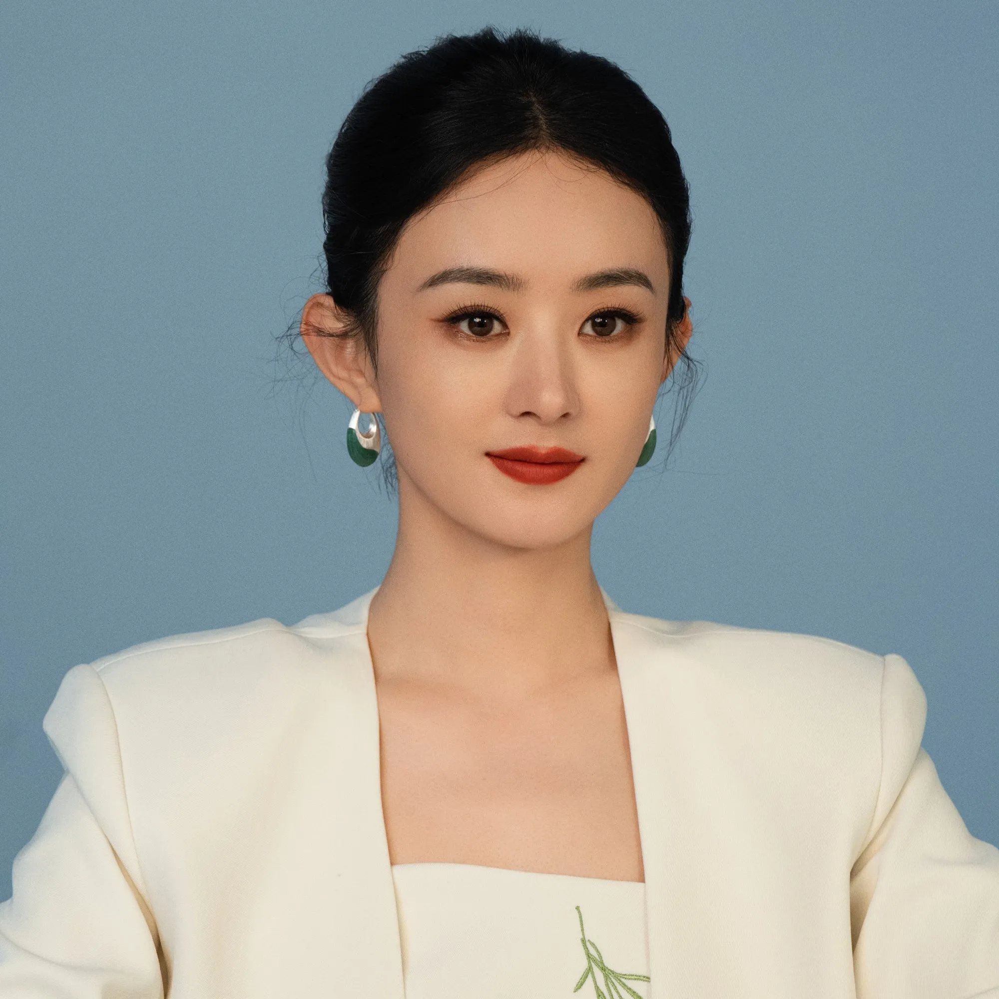 Nghệ sĩ Triệu Lệ Dĩnh