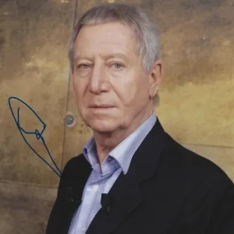 Nghệ sĩ Régis Wargnier